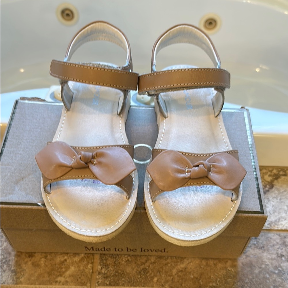 L’amour Bow Kids Sandals